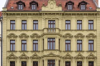 Nina a Filip dostávají příspěvek na bydlení 24 tisíc. I přes to, že Filip bere 80 tisíc měsíčně